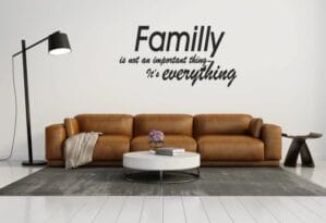 Dekoratív falmatrica FAMILY IS NOT IMPORTANT